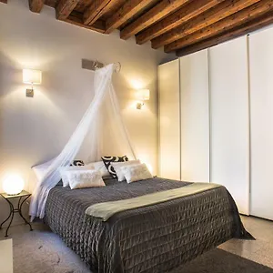  Apartment Terrazzina - Romantic Pied A Terre At The Heart Of Cannaregio District Italien