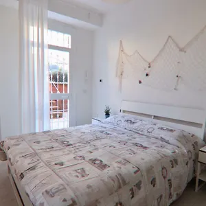  Apartment Holidayhouse - Libeccio Italien